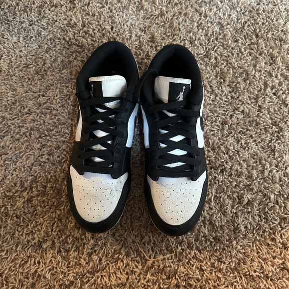 Jordan 1 low Panda cleats - Picture 1 of 4
